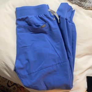 Figs “Qua” style jogger in ciel blue